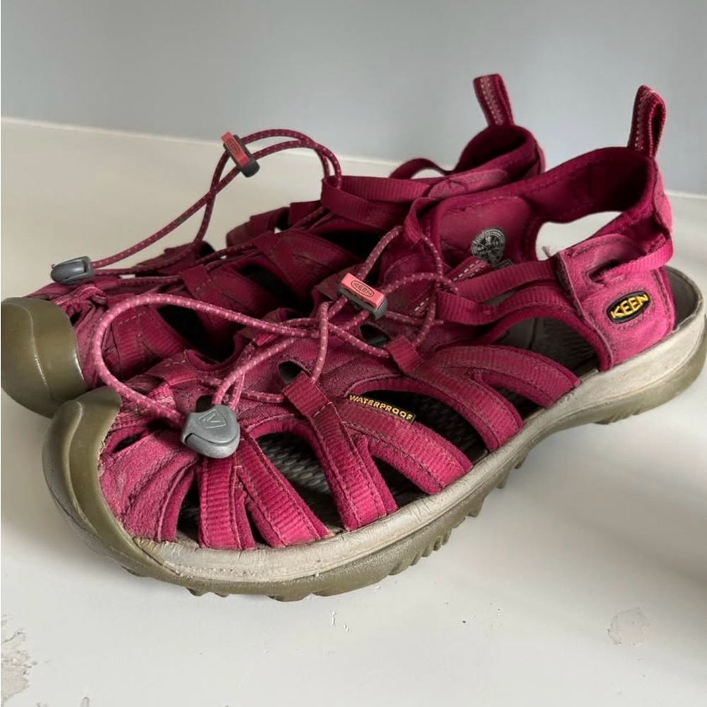 KEEN Women's Raspberry Hiking Sandals